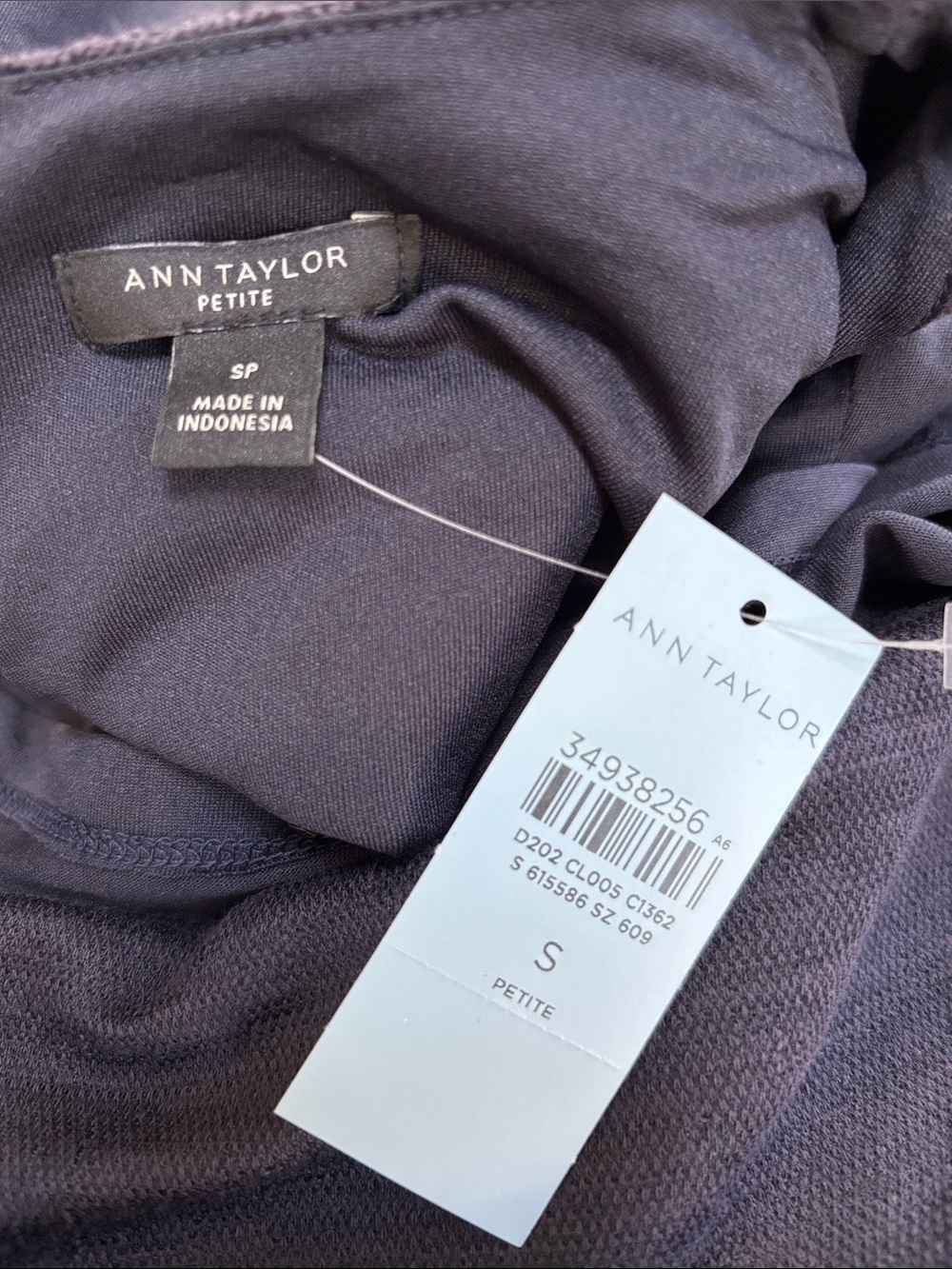Ann Taylor Navy BlueTextured Cap-Sleeve Top, NWT, SP - Picture 6 of 8